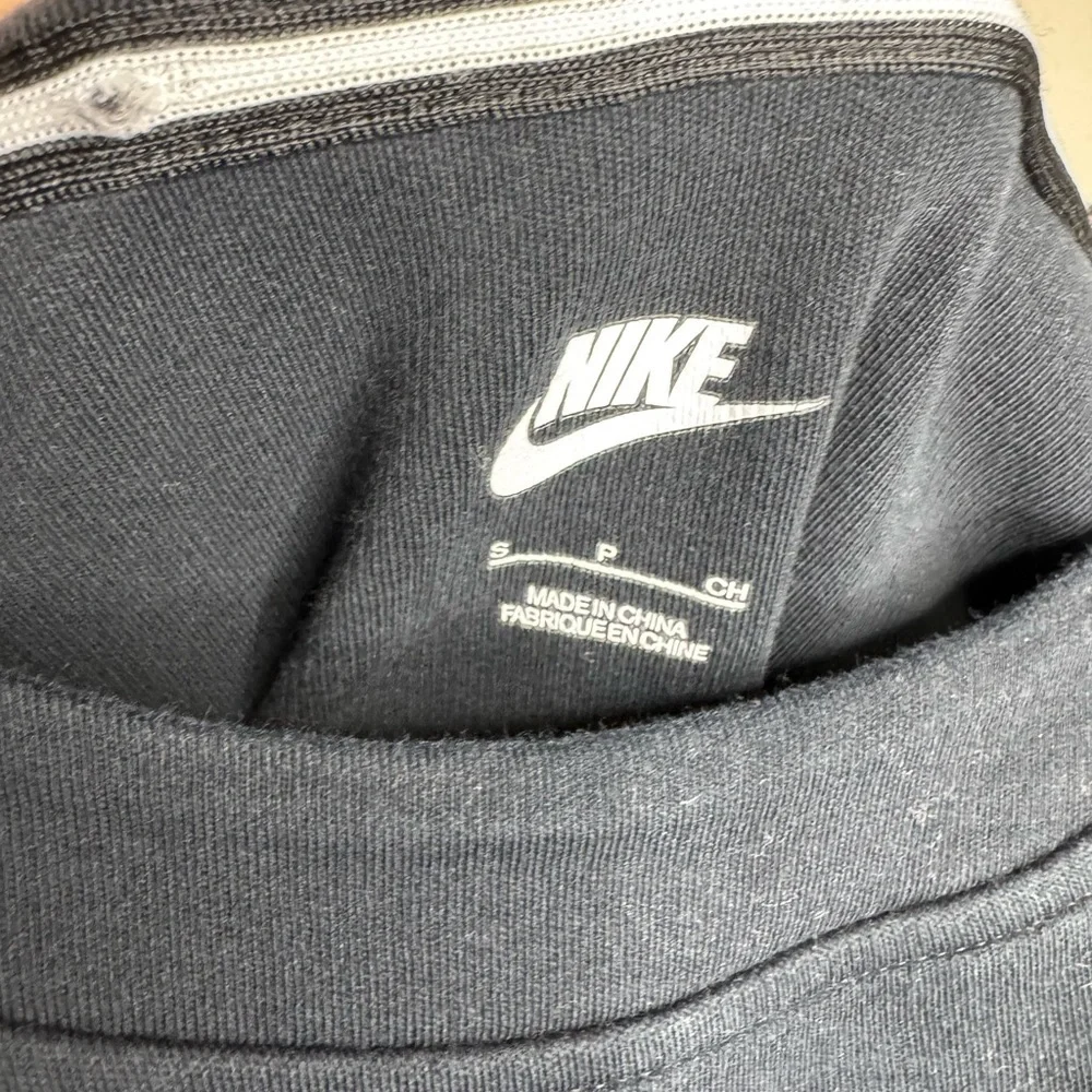 Nike Black Long Sleeve Top (Small)